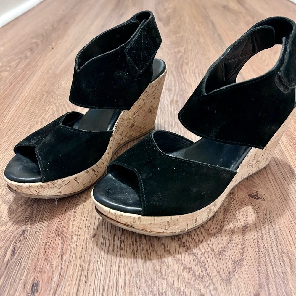 Cordani (Italy) Black suede leather Wedge Sandals